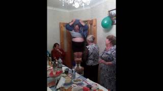 Старушки-веселушки отжигают. Ну очень смешное видео.