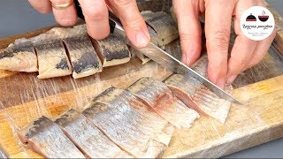 Простая закуска из селедки, которая никого не оставит равнодушным! Селедка в соусе с горчицей!
