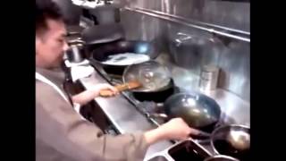 Чтобы сковородка не пригорала.