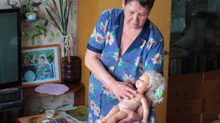 Как подмывать новорожденного. Мы над эти видео и плакали и долго смеялись.