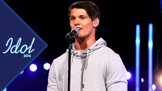 Simon Weidersjös genrep av låten Din jävla tjej i kvalveckan av Idol 2016 - Idol Sverige (TV4)