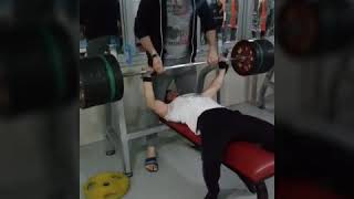 En etkili göğüs hareketleri Bench press. 200kg  göğüs hareketi sağlam göğüs egzersizi