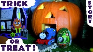 Halloween Thomas and Friends toy trains Trick Or Treat Pumpkin with Kinder surprise eggs TT4U
