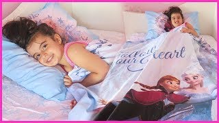 Rüya'ya Karlar Kraliçesi Elsa Anna ve Olaf Çizgi Film Figürlü Yatak Örtüsü Sürprizi Yaptık