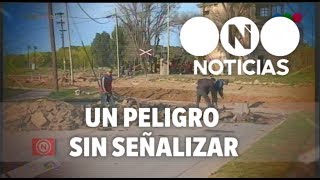 Varios daños en un auto que embistió un montículo sin señalizar