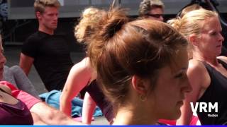 Mainz: Yoga-Flashmob in der Mainzer Innenstadt