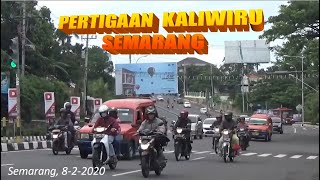 Arus Lalu lintas pagi perempatan KALIWIRU Semarang, Jawa Tengah