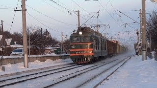 Электровоз ВЛ80К-689 с грузовым поездом