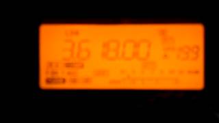 icom ic-7200 swl-ing, close focusing on the display