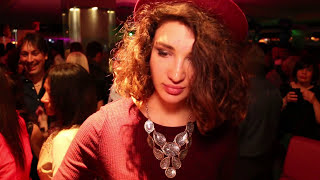 Una pittrice in discoteca: performance di arte e spettacolo al Gilda Club di Modena