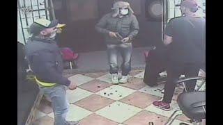 Ladrones entraron a una barbería y se llevaron hasta las rasuradoras de los estilistas