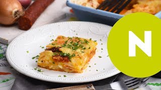 Kolbászos-hagymás rétegezett burgonya | Nosalty