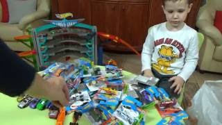 44 Хот Вилса распаковка машинок и пускаем с трека Hot Wheels
