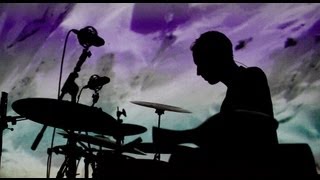 Bernhard Schimpelsberger plays the drums, Tabla style