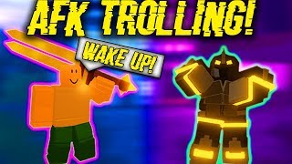 AFK TROLLING LOWER LEVELS IN DUNGEON! (ROBLOX DUNGEON QUEST)