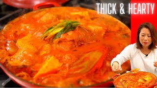 Kimchi Stew (Kimchi-jjigae: 김치찌개) PORK Kimchi Stew Recipe & Mukbang 돼지고기 김치찌개 레시피 먹방 キムチチゲ 泡菜燉