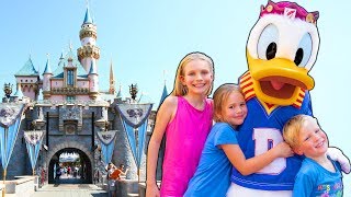 Amelia, Avelina and Akim magic stick adventure to disneyland.