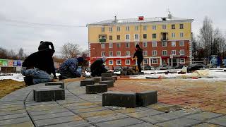 Монтаж плитки на площади Победы, ри-тв