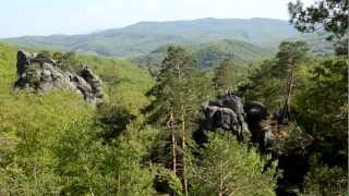 Карпати - Скелі Довбуша. Мальовничі краєвиди Карпат.
