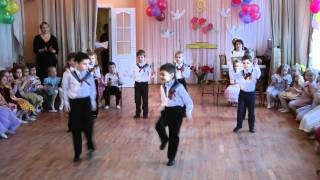 Танец "Яблочко"