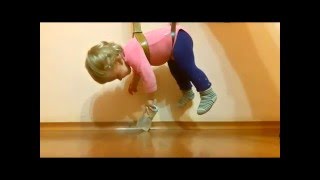 Пока мамы нет дома - папа с ребенком отжигают
