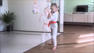 Киокушинкай дети. Домашняя тренировка каратэ кекусин-кан. Алиса К. 6 лет