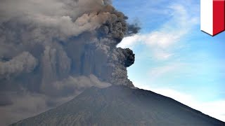 Volcanic eruptions: Bali's Mount Agung eruptions cause flights to be canceled - TomoNews