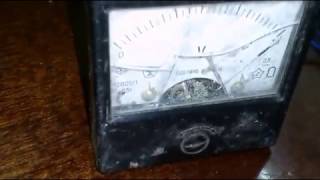 Подключение амперметра и вольтметра к ЗУ.  Connecting the ammeter and voltmeter to the charger.