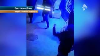 Парня избили и порезали ножом у кафе в центре Ростова