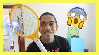 RAQUETE ELÉTRICA ANTI-MOSCA | Será que funciona? #TESTANDO