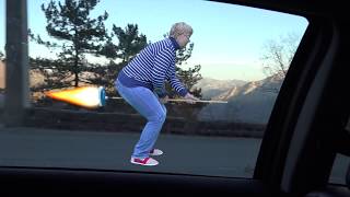 БАБКА Летит на МЕТЛЕ, смешное видео от ТАТЬЯНЫ СУББОТИНОЙ / Who is by car and I'm on a broomstick