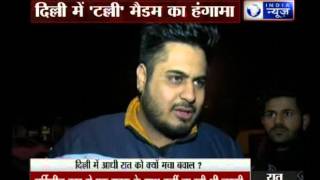 Caught on camera a drunk girl assulting on delhi road
