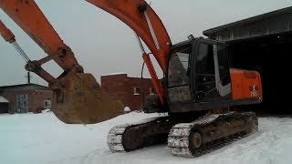 Гусеничный экскаватор Hitachi ZX200