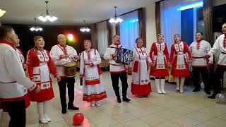 Чувашский народный ансамбль "Тăрăн ен", под окно широким