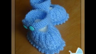Пинетки-ботиночки с застежкой.Knitting baby booties