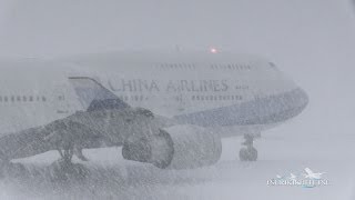 ついに再生250万回突破！！超絶！！猛吹の新千歳空港　China Airlines B747-400 離陸@A10雪 New Chitose Japan