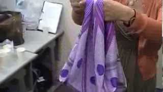 【バラ巻き】CAのスカーフの巻き方　How to make a rose with scarf