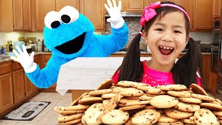 Jannie and Alex Catch the Cookie Monster Stealing Cookies | Pretend Play with Kids Food Toys