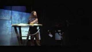 Stallman receiving Torvalds award at LinuxWorld conf 1999