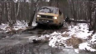 VW T3 Syncro zakopane w lesie / Vanagon Syncro stuck in mud puddle