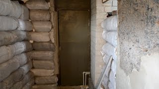 Как сделать дверь Своими руками.Установка Двери из старых досок в Грибное помещение.