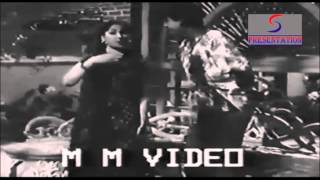 Dekh Aasmaan Mein Chaand Muskuraye - Geeta Dutt, Kishore Kumar - SHARARAT - Meena Kumari
