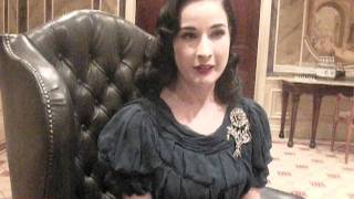 Dita Von Teese 'manky pants are a novelty'
