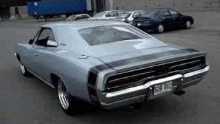 '69 Charger 500 with 800 hp Hemi sound clip and mini burnout
