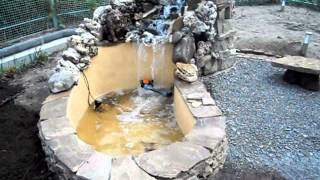 Искусственный водопад с водоемом на даче