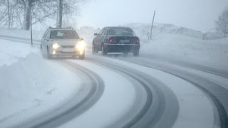 Как безопасно войти в поворот на зимней дороге?