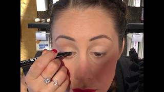 Tuto Maquillage : Comment appliquer l'eyeliner feutre You Are Cosmetics ?
