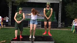 Конкурс "Мокрая майка" на фестивале СМИ "Чижик-Пыжик День"