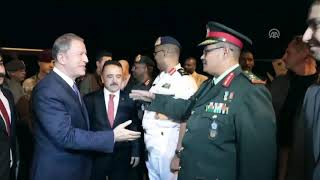 بعد ليبيا .. وزير الدفاع التركي يصل الخرطوم