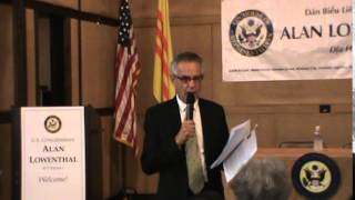 DÂN BIỂU HOA KỲ ALAN LOWENTHAL HỌP BÁO 11-5-2015 Part 1/3